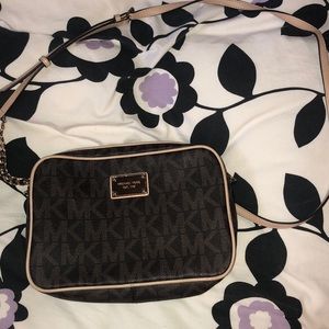 Micheal Kors purse